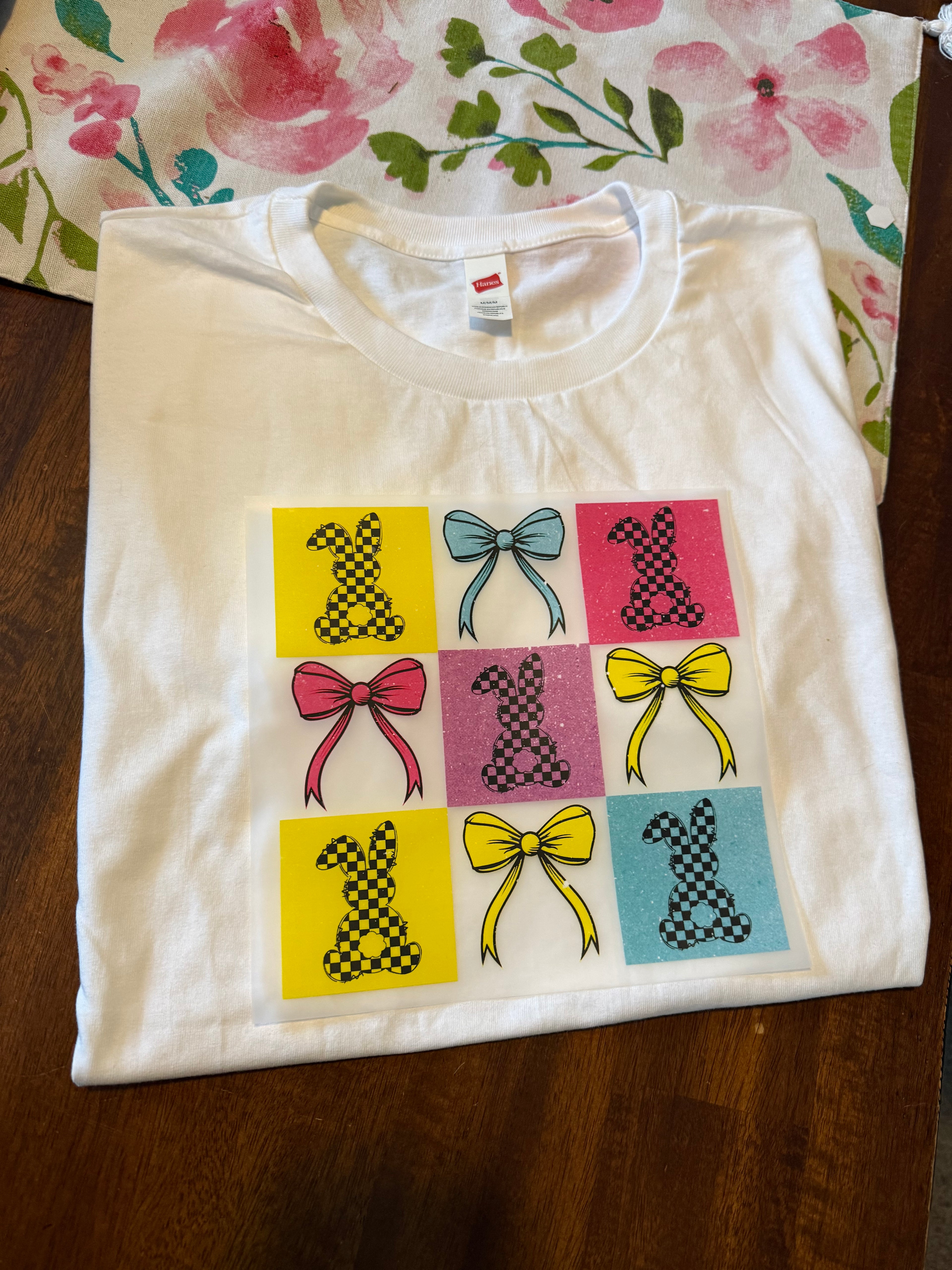 Checker with bows